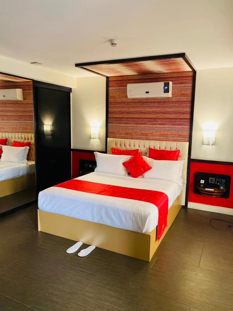 Boun'S Hotel Yaounde Bagian luar foto