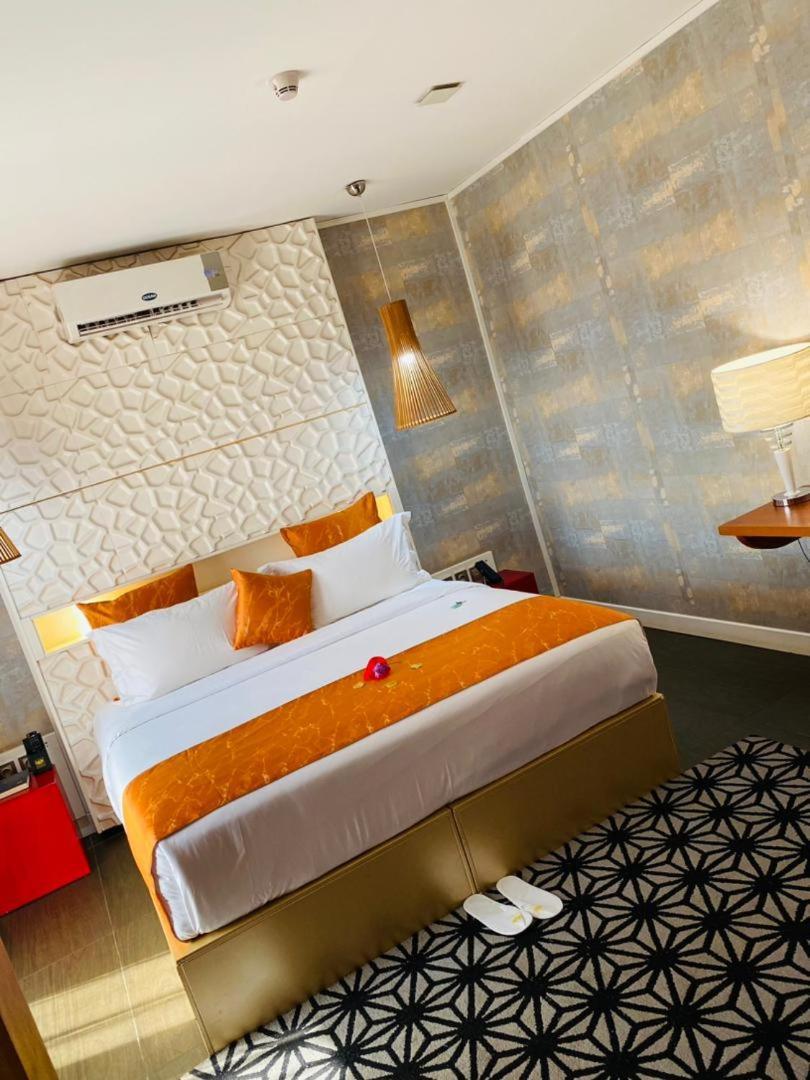 Boun'S Hotel Yaounde Bagian luar foto
