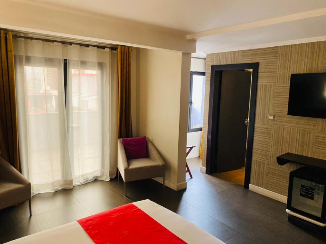 Boun'S Hotel Yaounde Bagian luar foto