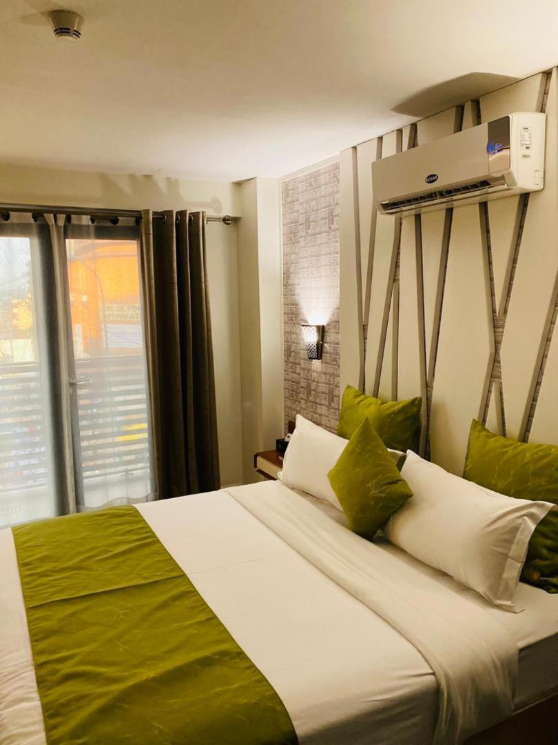 Boun'S Hotel Yaounde Bagian luar foto