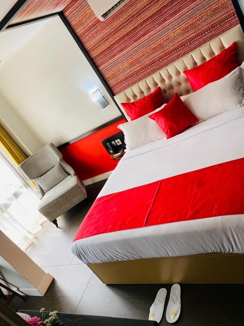 Boun'S Hotel Yaounde Bagian luar foto